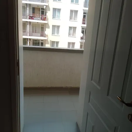 сани дэй 2 Apartament